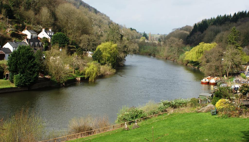 Royal Lodge Symonds Yat Exterior foto